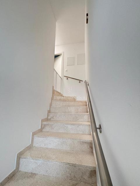 Isola di Pago, Novaglia – Appartamento duplex con cortile