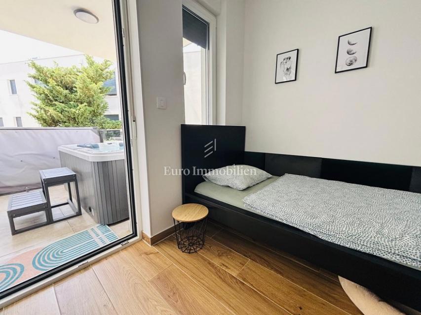 Isola di Pago, Novaglia – Appartamento duplex con cortile