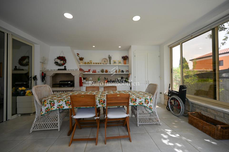 Istria, Cittanova – Casa arredata con splendido giardino curato