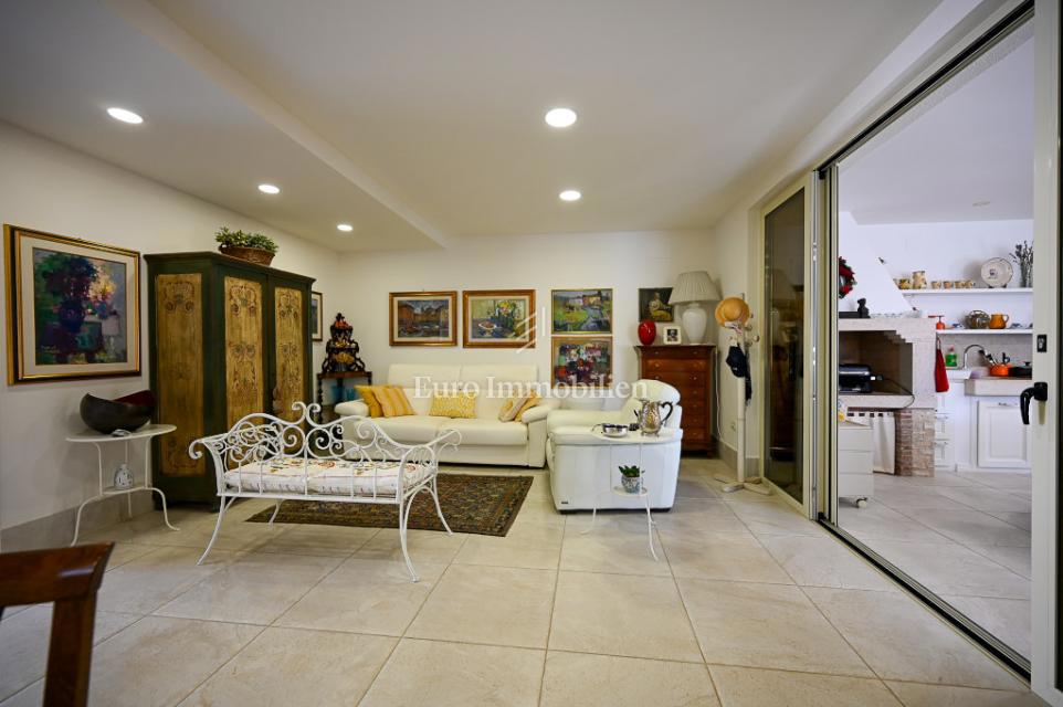 Istria, Cittanova – Casa arredata con splendido giardino curato