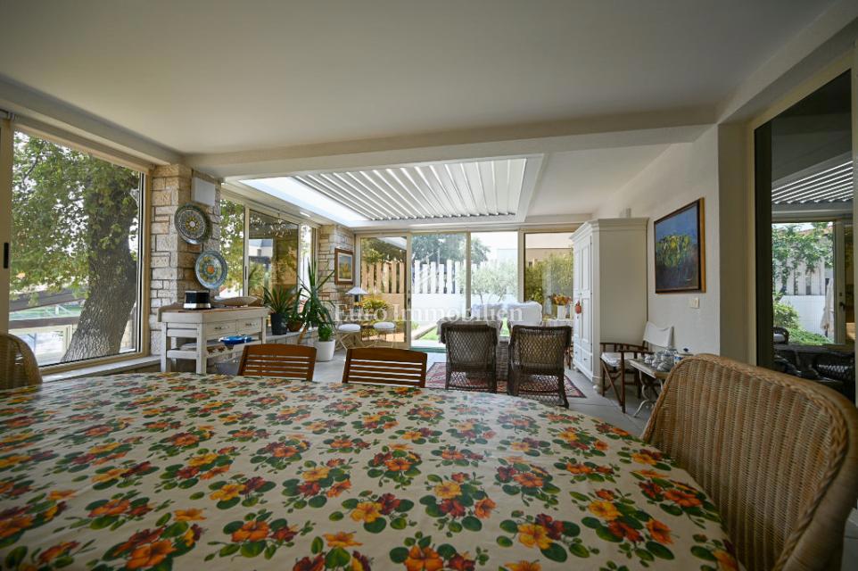 Istria, Cittanova – Casa arredata con splendido giardino curato