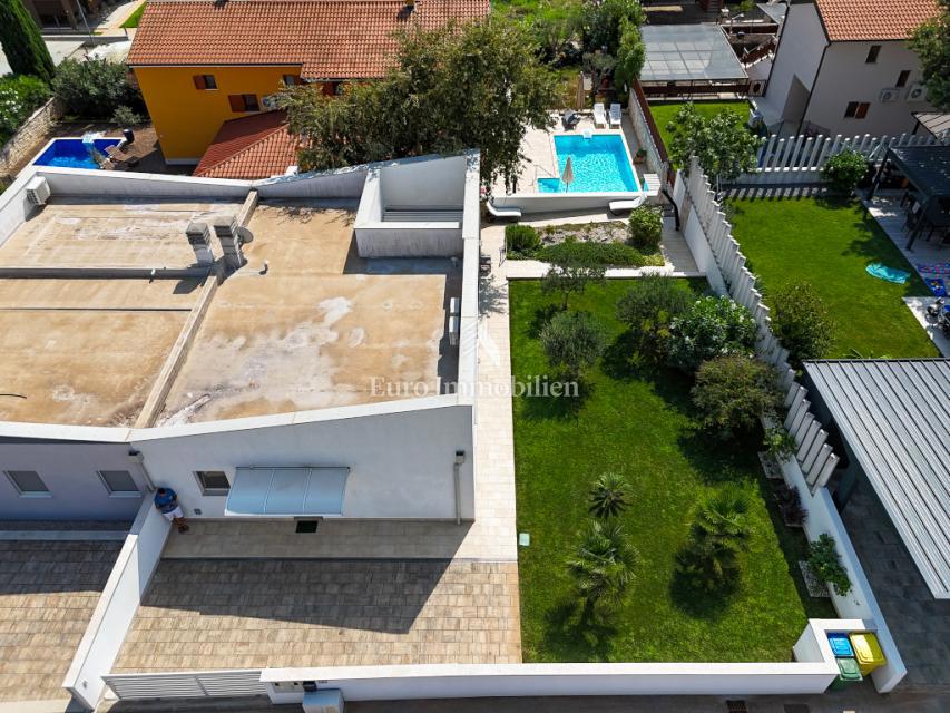 Istria, Cittanova – Casa arredata con splendido giardino curato