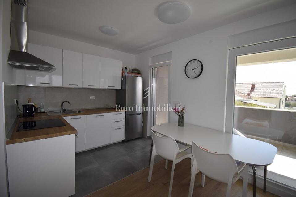 Brodarica – Appartamento al 2° piano con vista mare