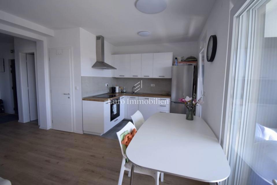 Brodarica – Appartamento al 2° piano con vista mare