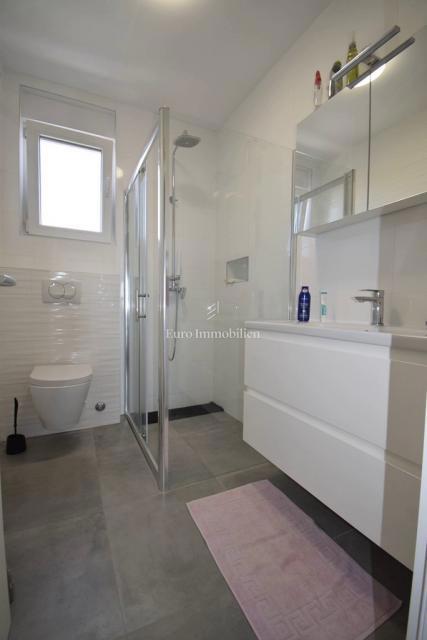 Brodarica – Appartamento al 2° piano con vista mare