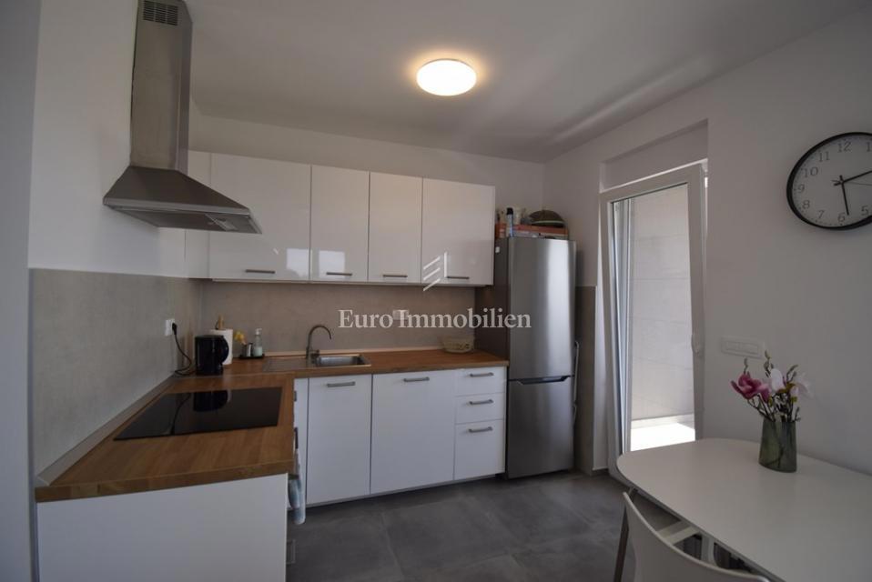 Brodarica – Appartamento al 2° piano con vista mare