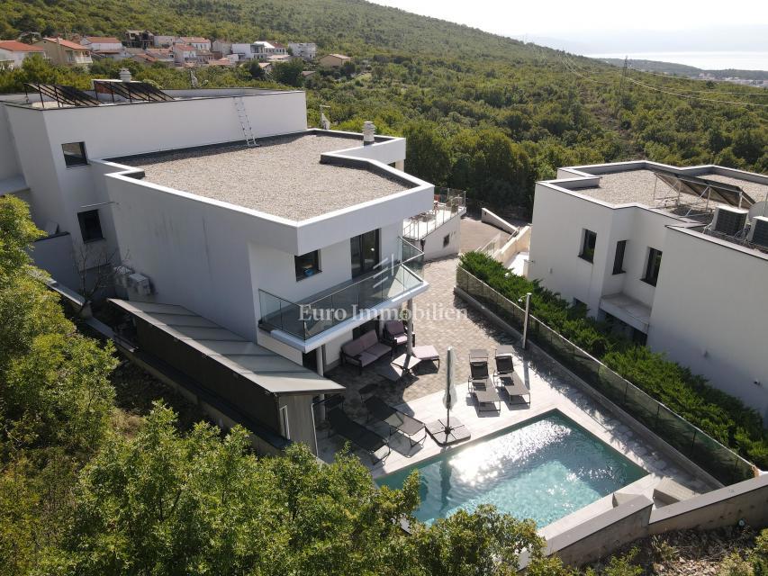 Crikvenica, Casa moderna con piscina, garage e due appartamenti