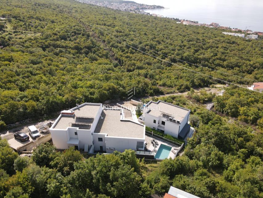 Crikvenica, Casa moderna con piscina, garage e due appartamenti