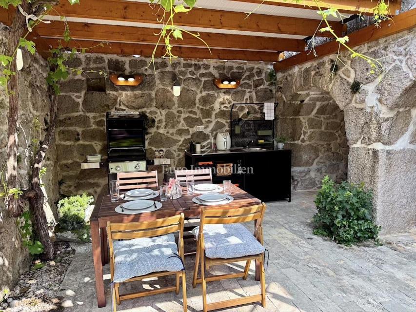 Grižane, Casa in Pietra