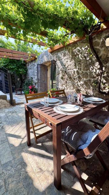 Grižane, Casa in Pietra