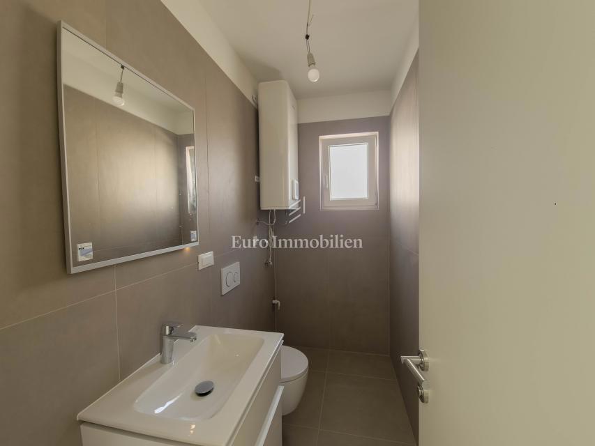 Ampio trilocale con vista mare, Mali Lošinj