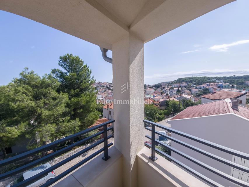 Ampio trilocale con vista mare, Mali Lošinj