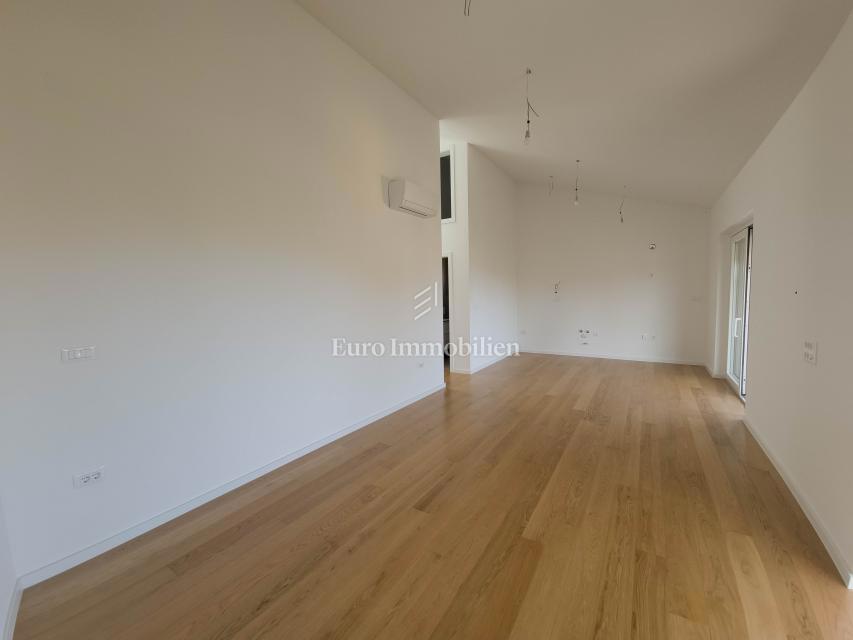 Ampio trilocale con vista mare, Mali Lošinj