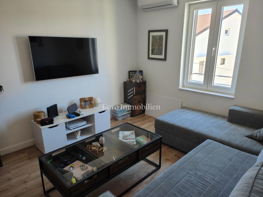 Ampio appartamento bilocale con vista mare