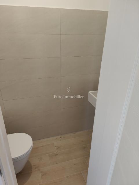 Ampio appartamento bilocale con vista mare