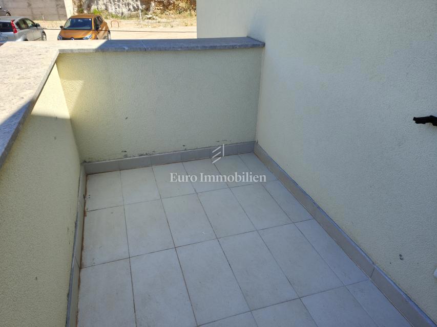 Ampio appartamento bilocale con vista mare