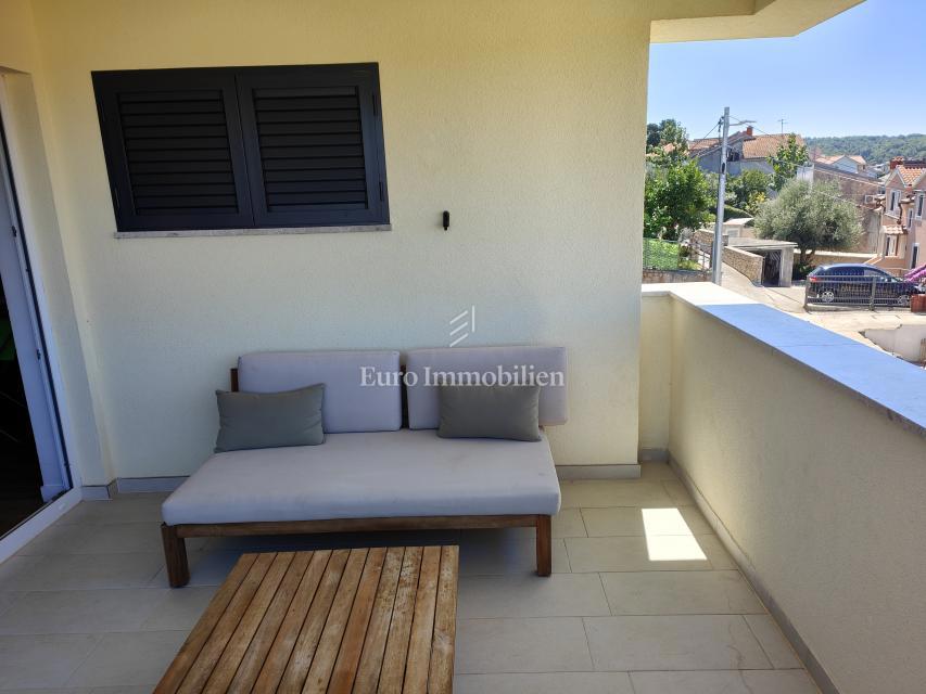 Ampio appartamento bilocale con vista mare