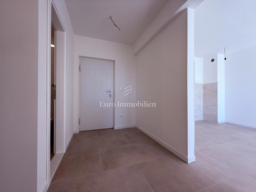 Makarska - nuovo appartamento con vista mare