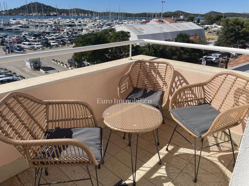 Appartamento con vista mare