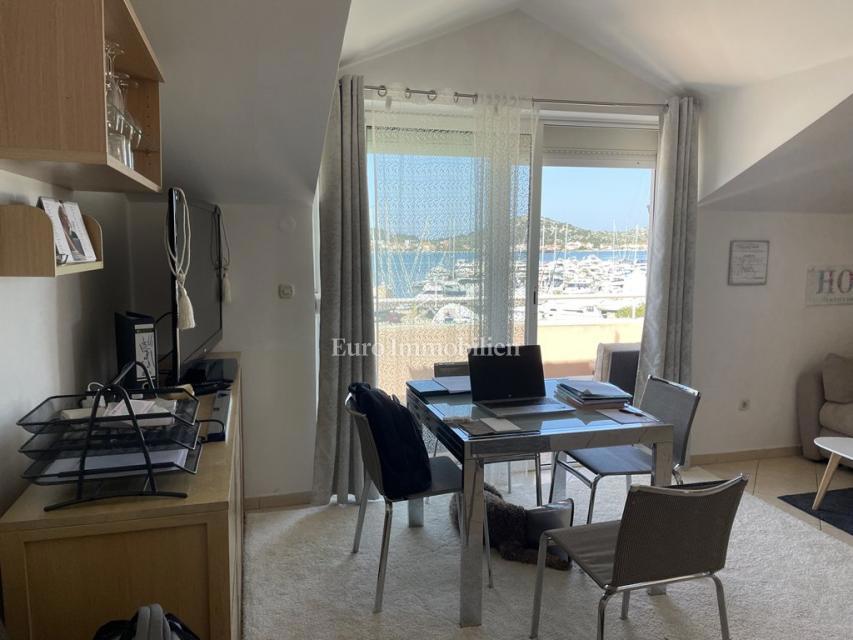 Appartamento con vista mare