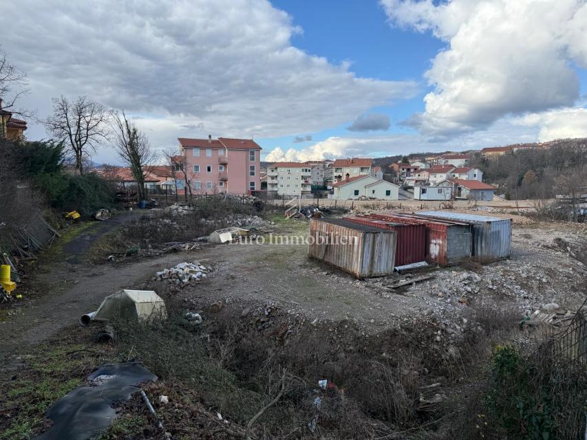 Viškovo – Terreno 1.408 m² con permesso