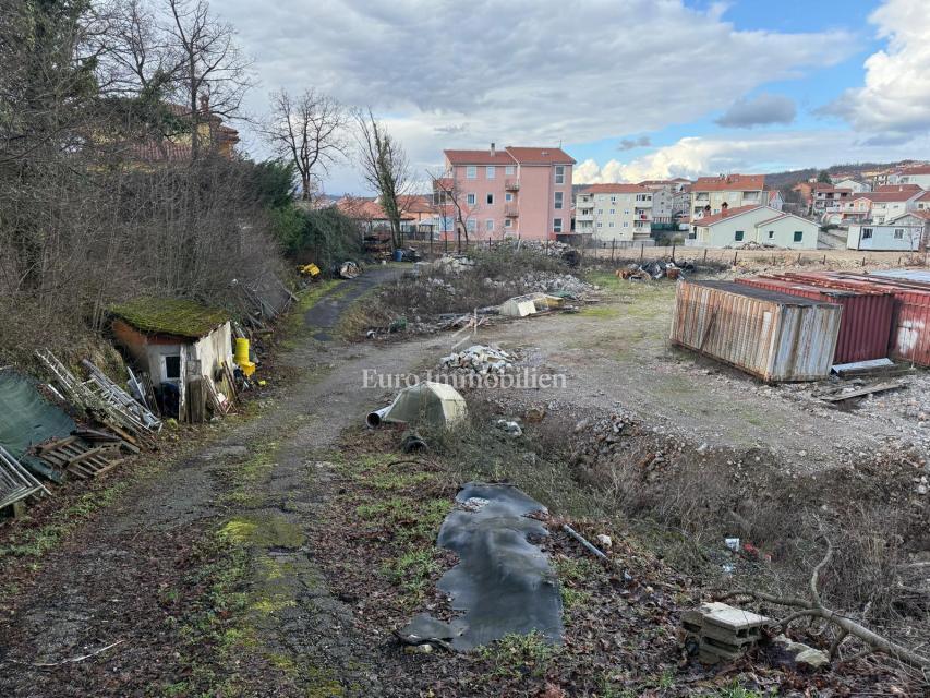 Viškovo – Terreno 1.408 m² con permesso