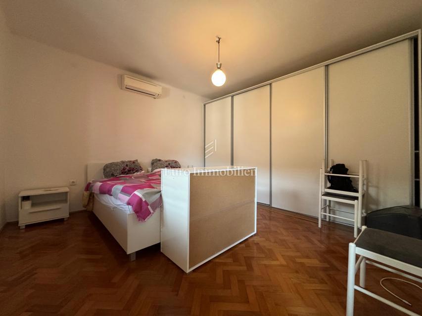 Labin - Casa in pietra a un piano con giardino