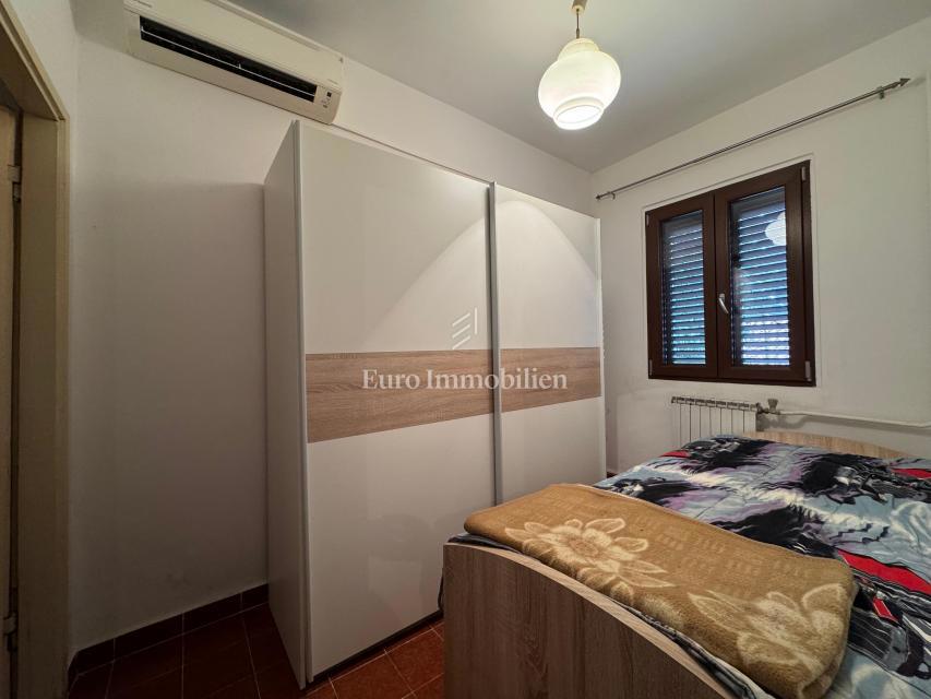 Labin - Casa in pietra a un piano con giardino