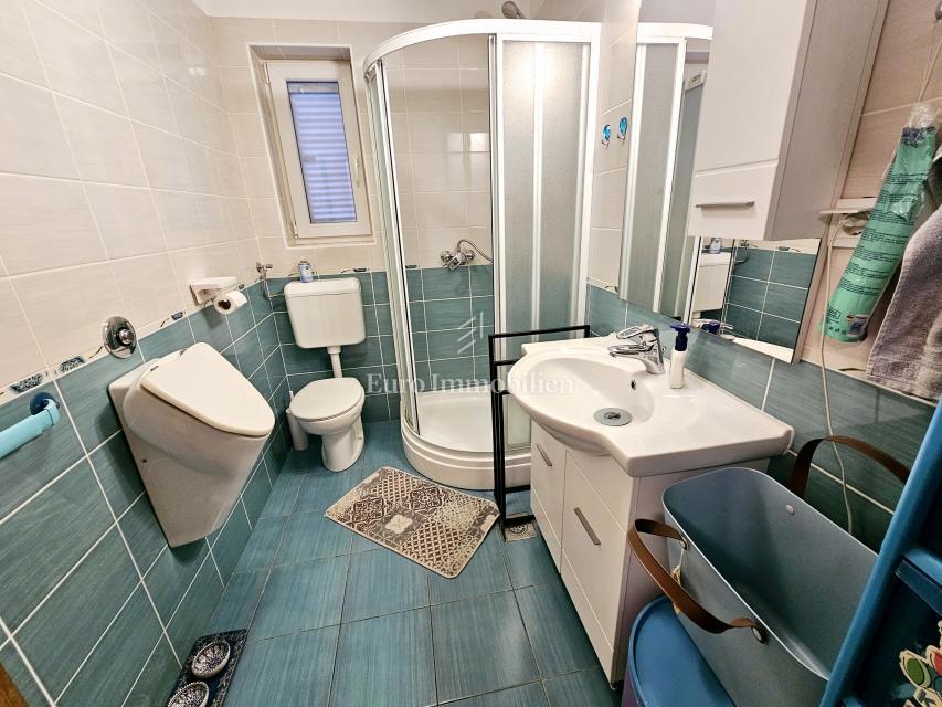 Appartamento con giardino, vicino al centro e al mare - Malinska