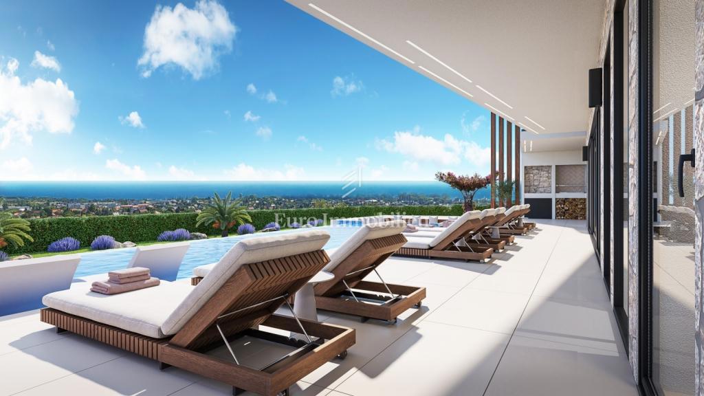 Villa di lusso con piscina a sfioro e vista mare