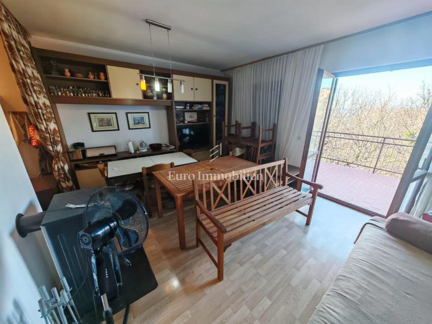 Klenovica – Casa con 6 appartamenti, a 100 m dal mare