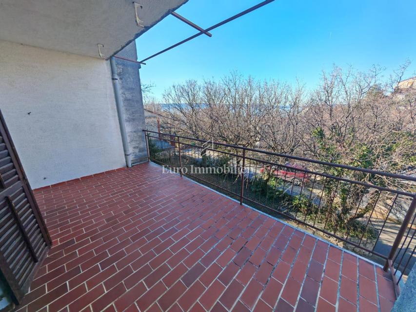 Klenovica – Casa con 6 appartamenti, a 100 m dal mare