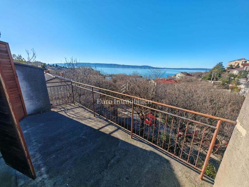 Klenovica – Casa con 6 appartamenti, a 100 m dal mare