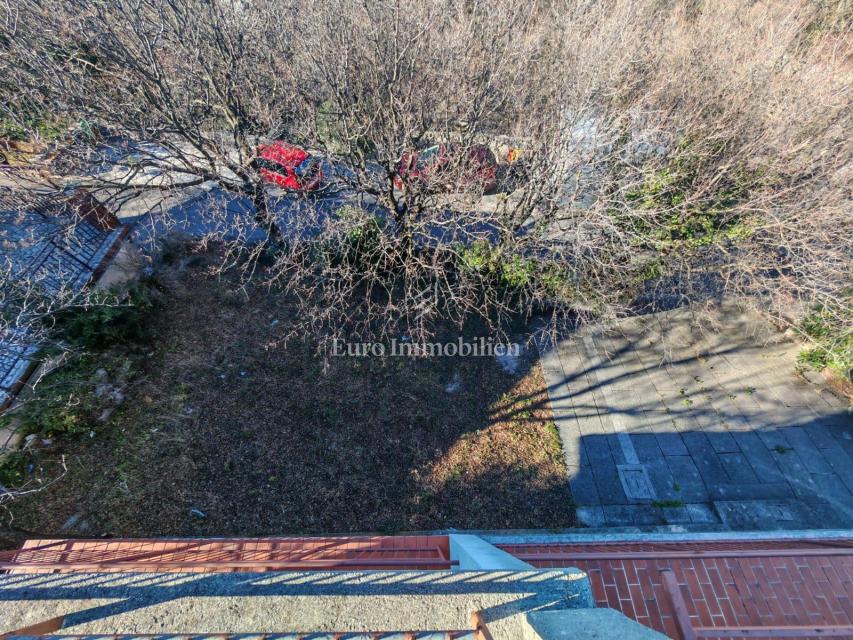 Klenovica – Casa con 6 appartamenti, a 100 m dal mare