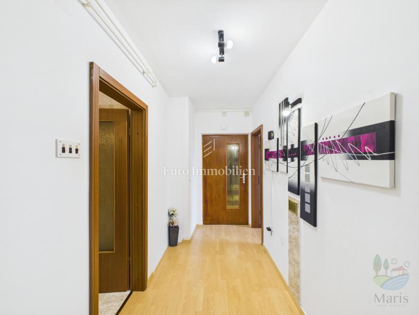 Medulin - casa con 4 appartamenti, piscina, 350m mare