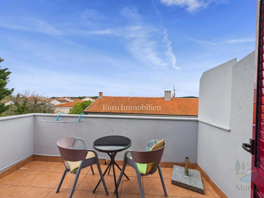 Medulin - casa con 4 appartamenti, piscina, 350m mare