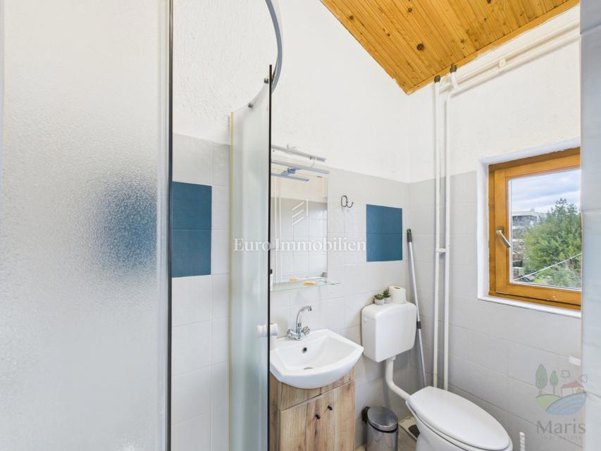 Medulin - casa con 4 appartamenti, piscina, 350m mare