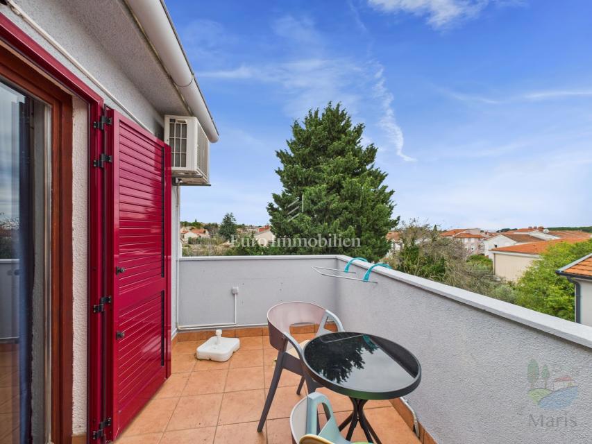 Medulin - casa con 4 appartamenti, piscina, 350m mare