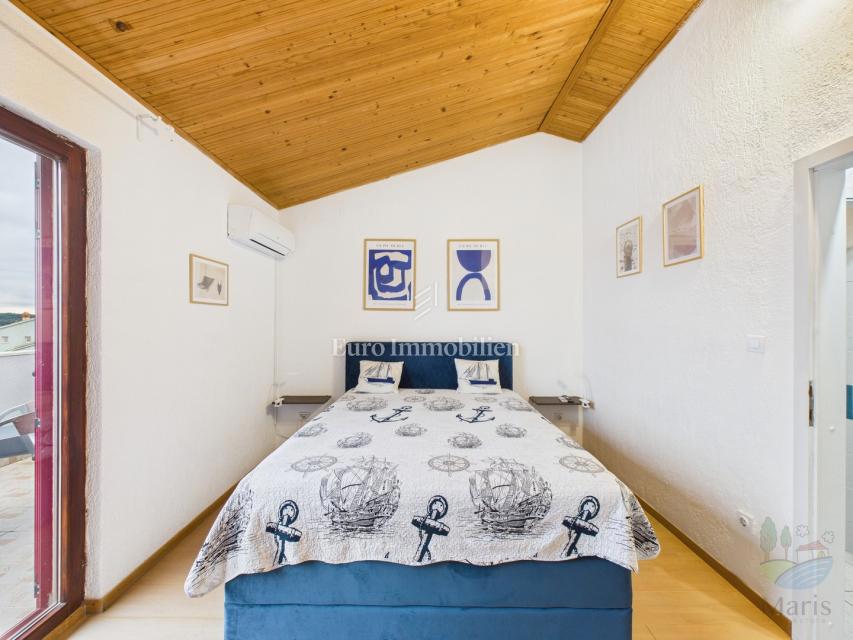 Medulin - casa con 4 appartamenti, piscina, 350m mare