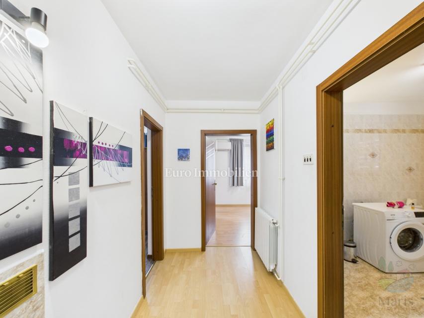 Medulin - casa con 4 appartamenti, piscina, 350m mare