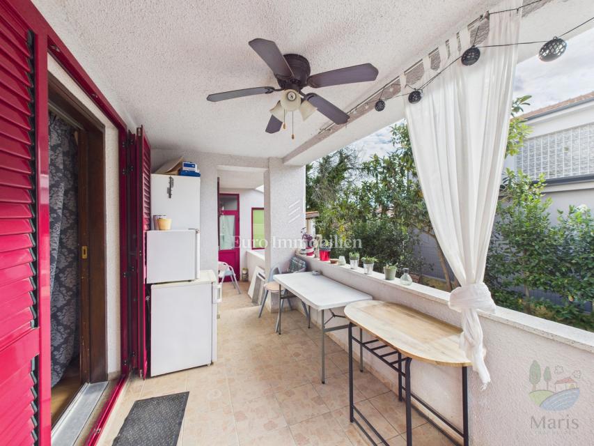 Medulin - casa con 4 appartamenti, piscina, 350m mare