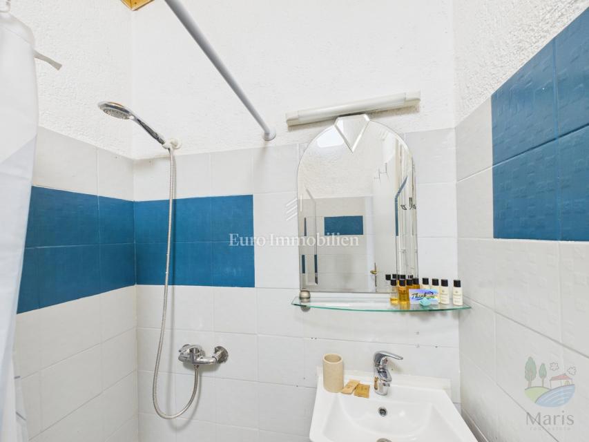 Medulin - casa con 4 appartamenti, piscina, 350m mare