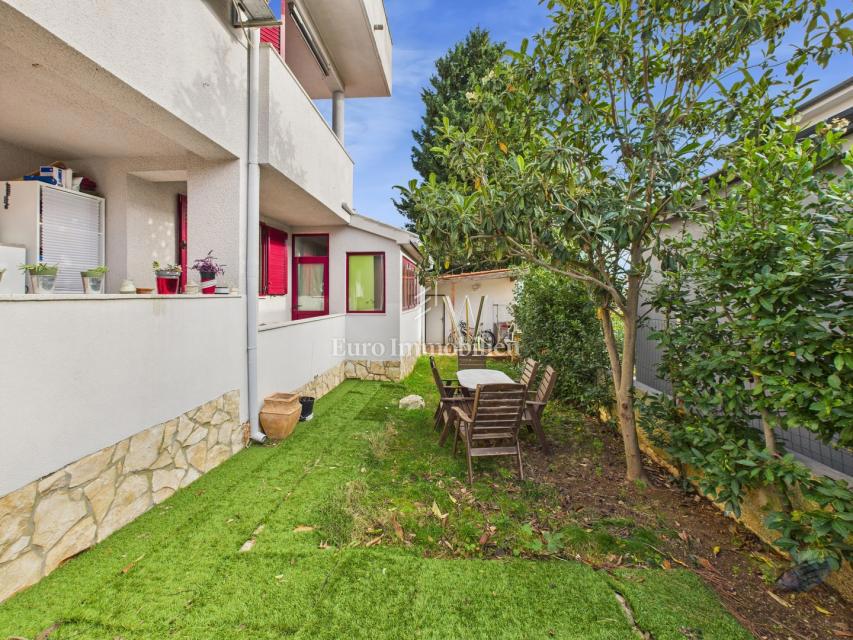 Medulin - casa con 4 appartamenti, piscina, 350m mare