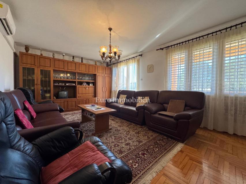 Istria - casa con ampio giardino in posizione tranquilla