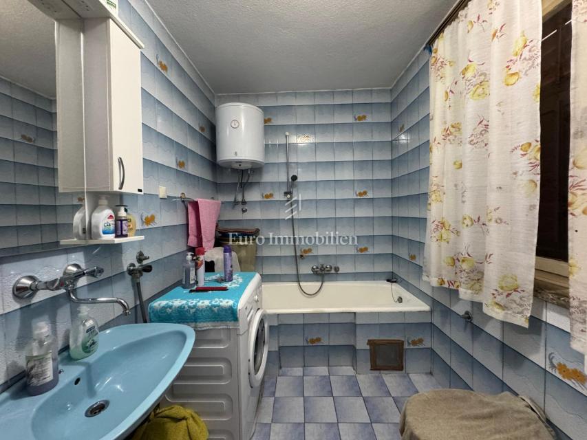 Istria - casa con ampio giardino in posizione tranquilla