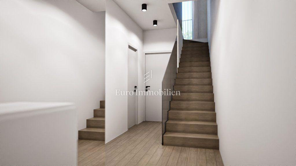 Murter - appartamento moderno in un nuovo edificio vicino al mare