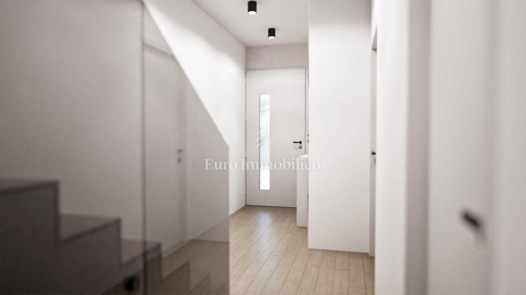 Murter - appartamento moderno in un nuovo edificio vicino al mare