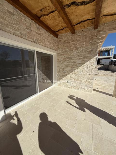 Vrsi - casa con piscina e giardino