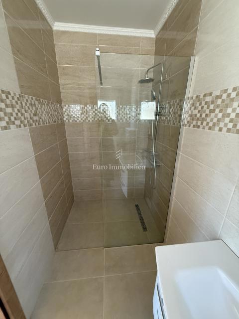 Vrsi - casa con piscina e giardino