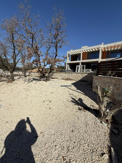 Vrsi - casa con piscina e giardino